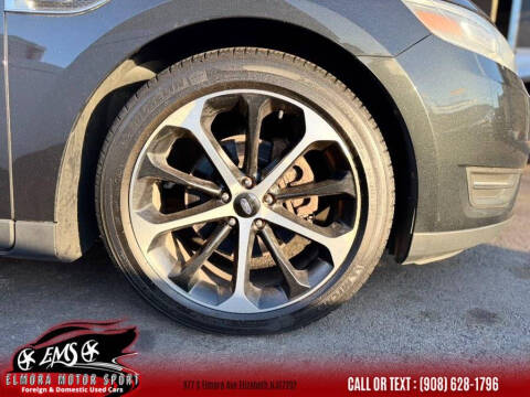 2015 Ford Taurus SEL