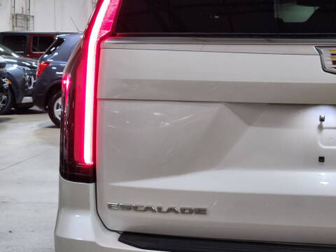 2022 Cadillac Escalade Luxury