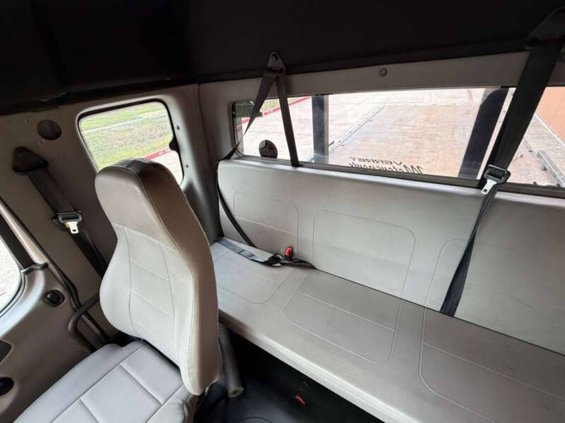 2016 Freightliner M2 106