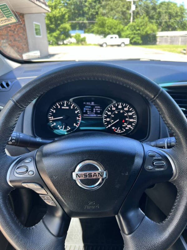 2016 Nissan Pathfinder SL