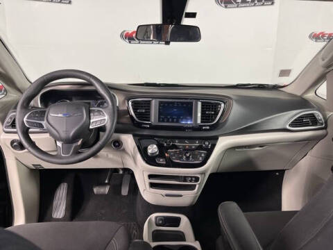 2020 Chrysler Voyager L