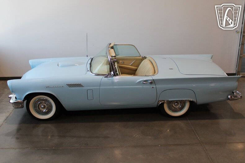 1957 Ford Thunderbird