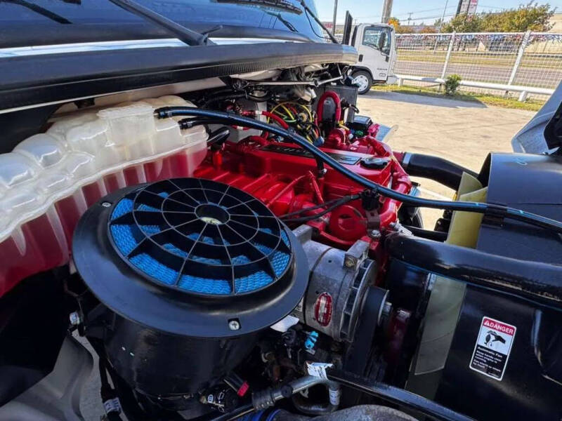 2020 Freightliner M2 106