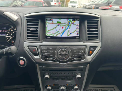 2017 Nissan Pathfinder SL
