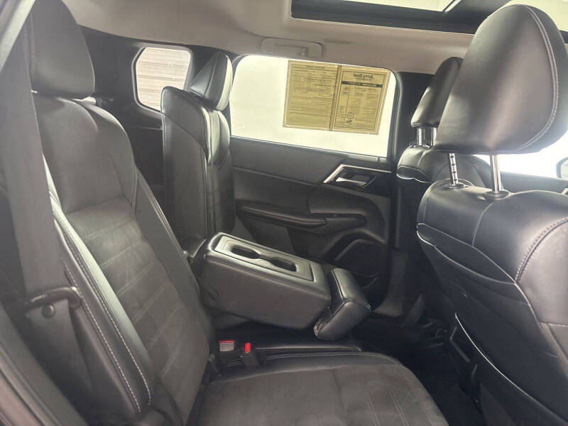 2023 Mitsubishi Outlander SE