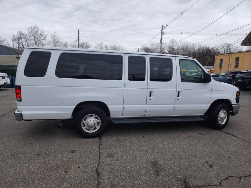 2014 Ford E-Series E-350 SD XLT