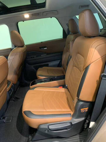 2023 Nissan Pathfinder Platinum