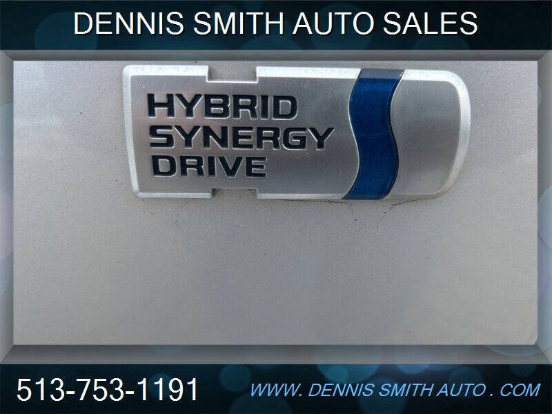 2014 Toyota Prius v Two