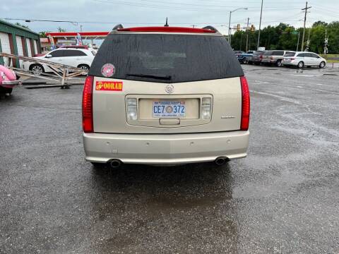 2008 Cadillac SRX for sale at LEE AUTO SALES in McAlester OK