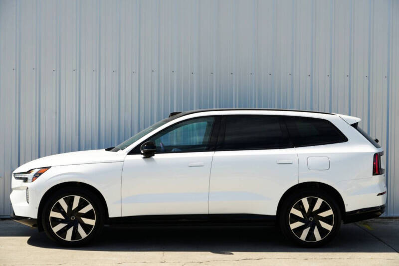 2025 Volvo EX90 Twin Performance Plus 7P