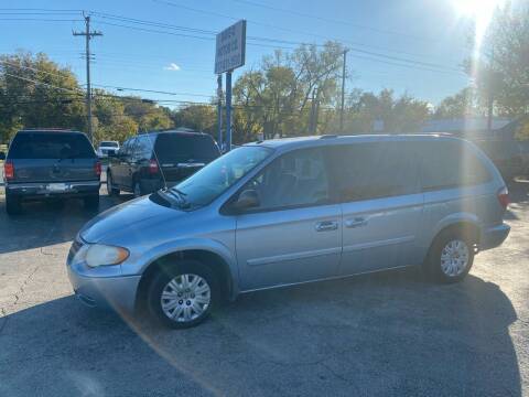 2006 Chrysler Town and Country for sale at Dave-O Motor Co. in Haltom City TX