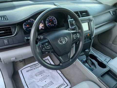 2017 Toyota Camry LE