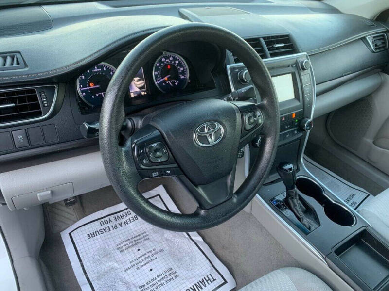 2017 Toyota Camry LE