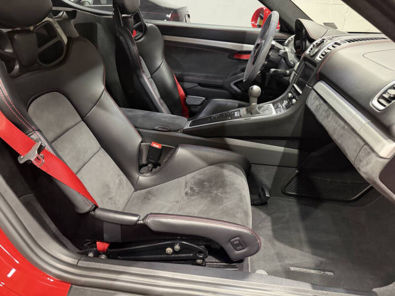 2016 Porsche Cayman GT4