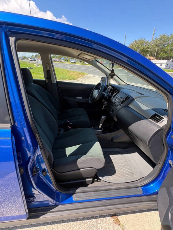 2012 Nissan Versa 1.8 SL