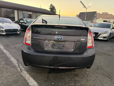 2012 Toyota Prius Two