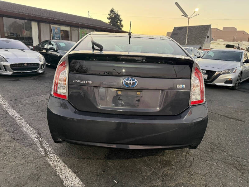 2012 Toyota Prius Two