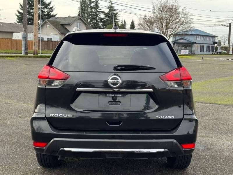 2018 Nissan Rogue SV