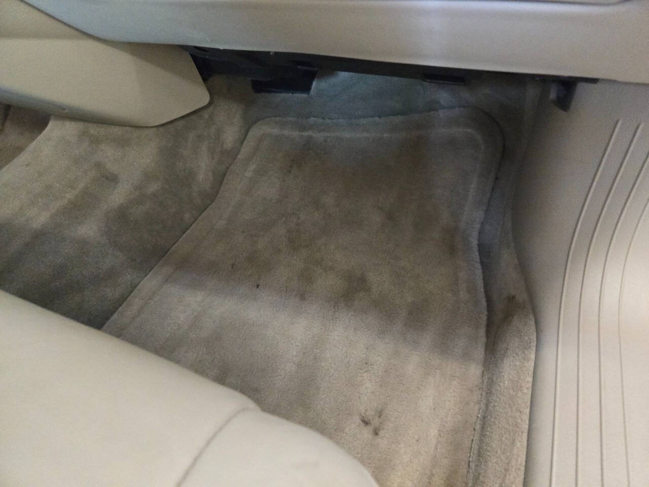 2002 Cadillac DeVille 97