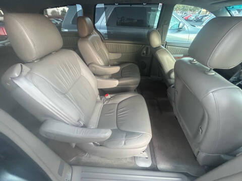 2008 Toyota Sienna XLE