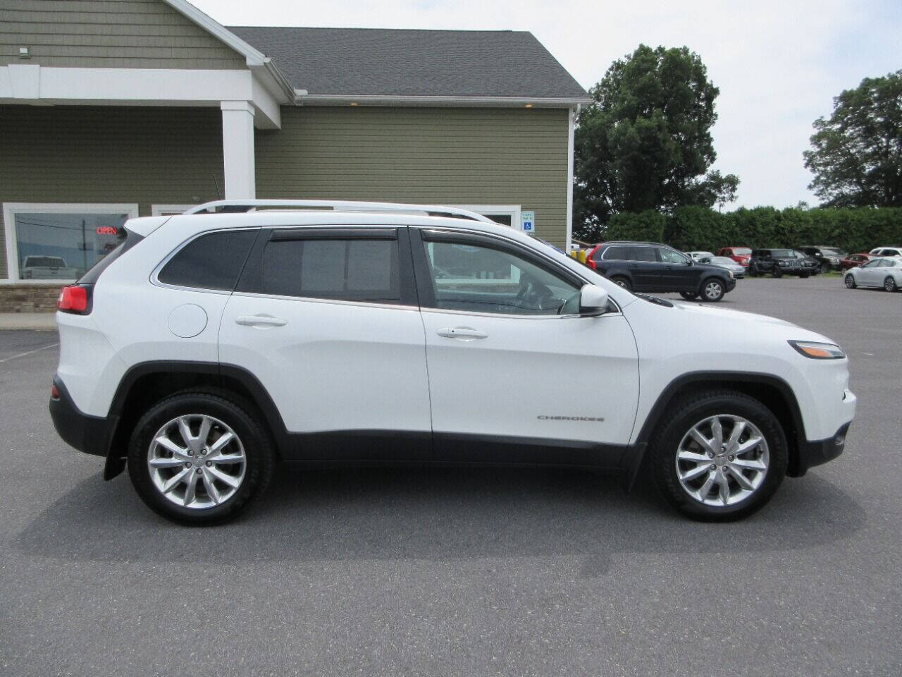 2016 Jeep Cherokee for sale at FINAL DRIVE AUTO SALES INC in Shippensburg, PA