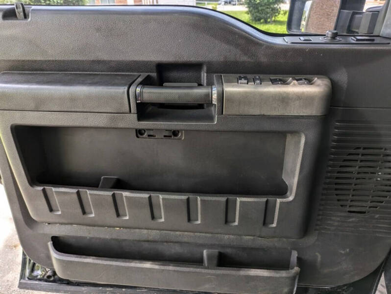 2011 Ford F-350 Super Duty XL's photo