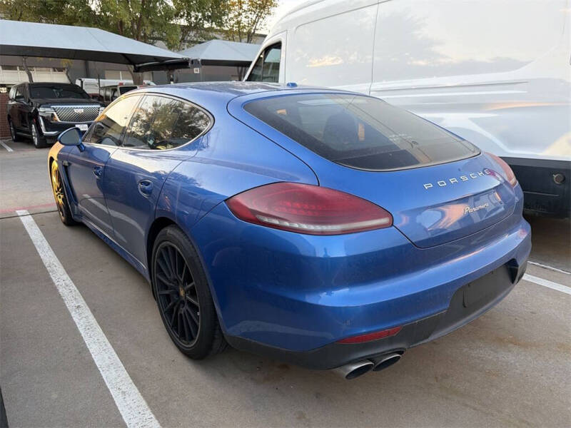 2016 Porsche Panamera Edition