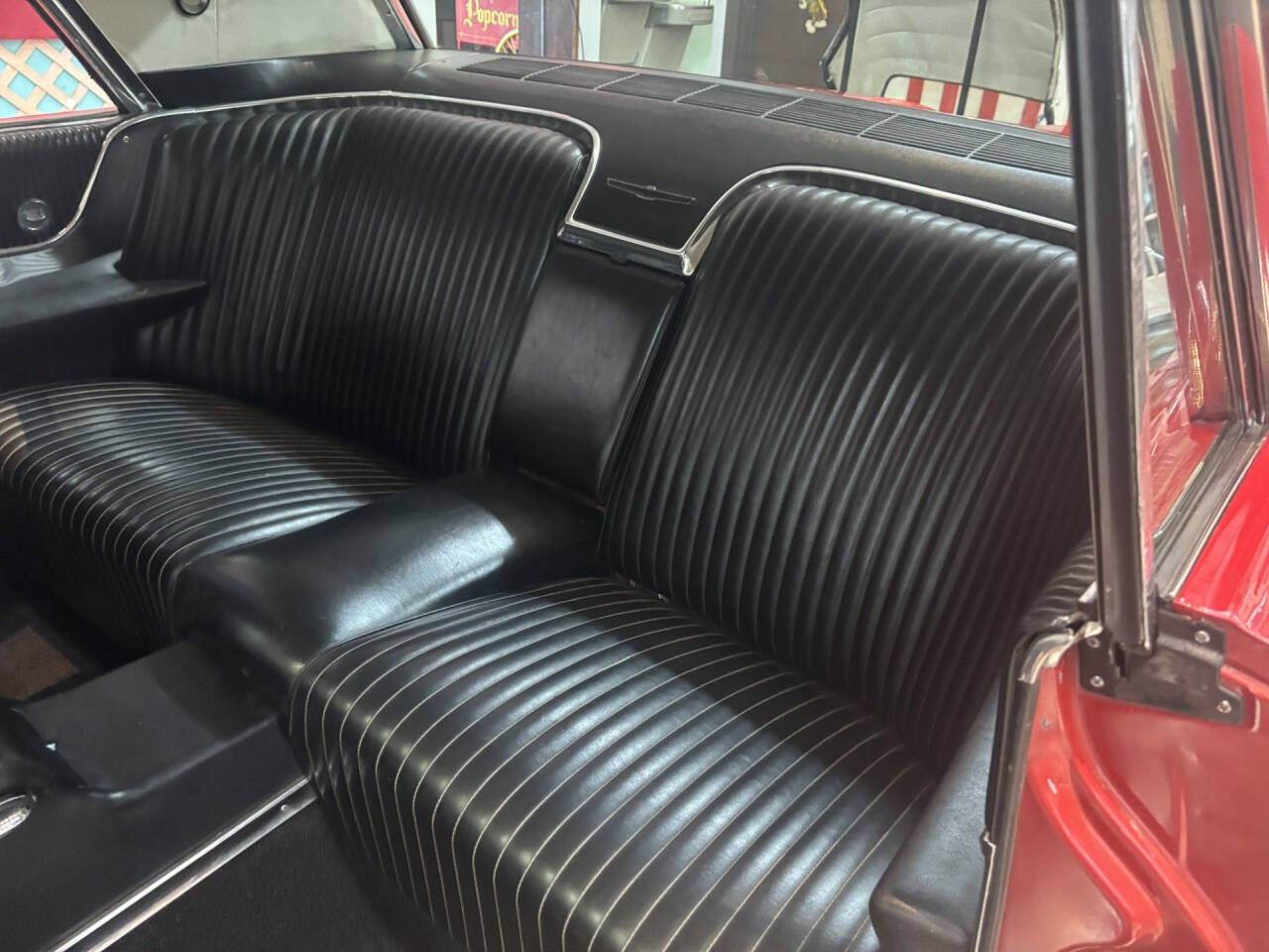 1964 Ford Thunderbird 22