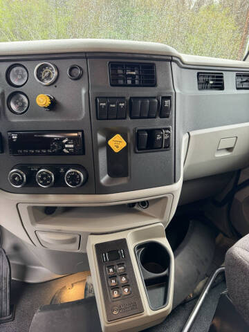 2021 Peterbilt 567