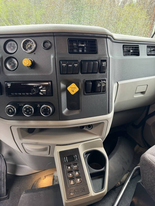 2021 Peterbilt 567