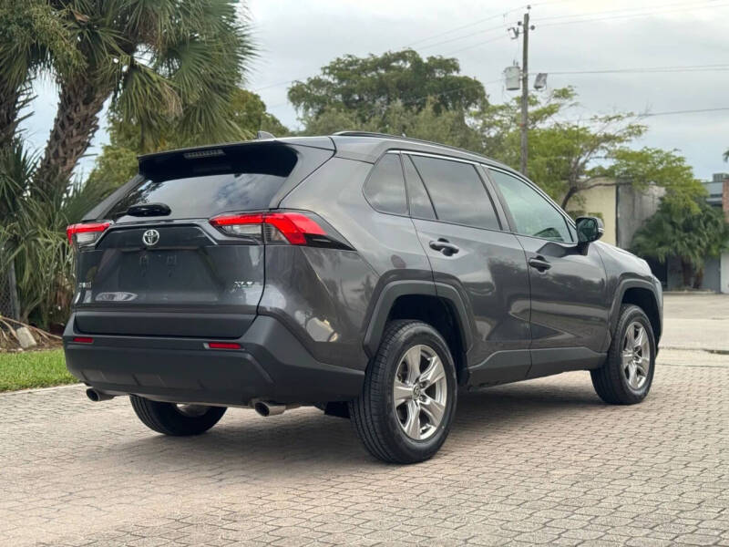 2022 Toyota RAV4 XLE