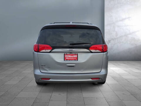 2020 Chrysler Voyager LXi