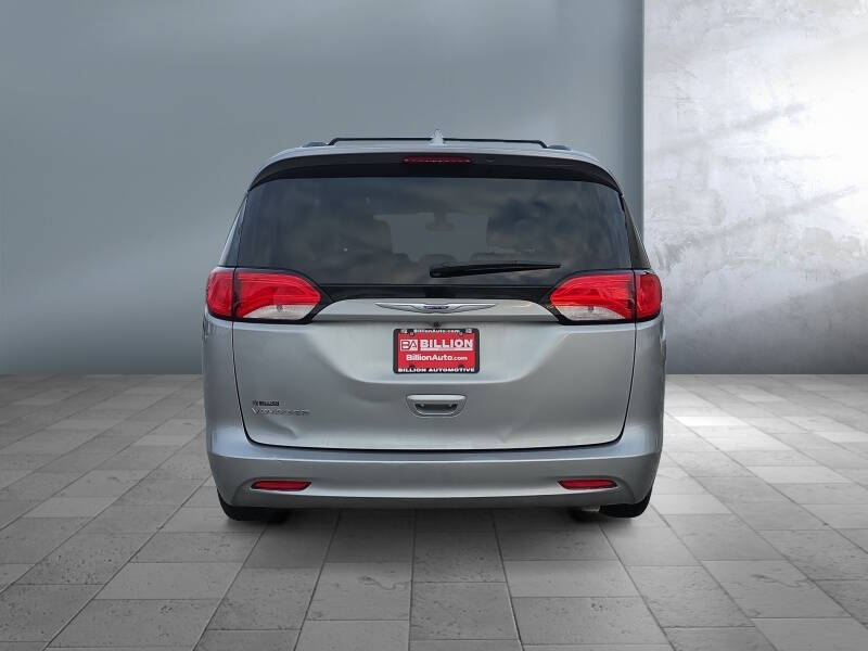 2020 Chrysler Voyager LXi