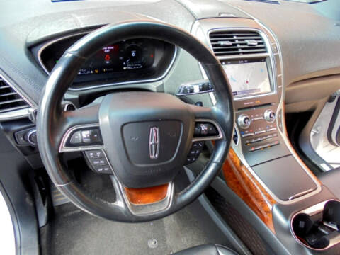 2019 Lincoln Nautilus Select