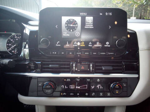 2025 Nissan Pathfinder SL