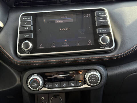 2019 Nissan Kicks SR