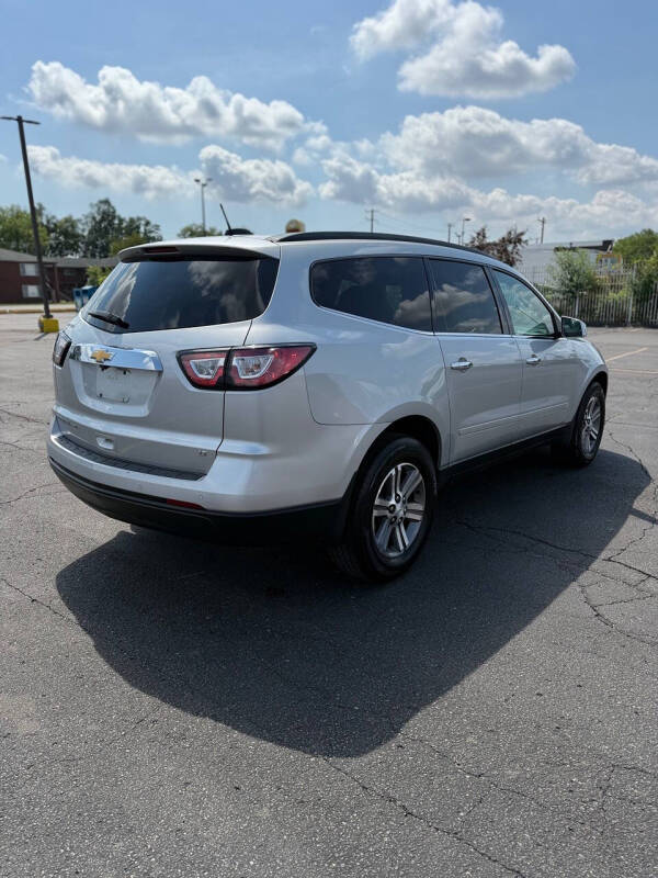 2017 Chevrolet Traverse LT