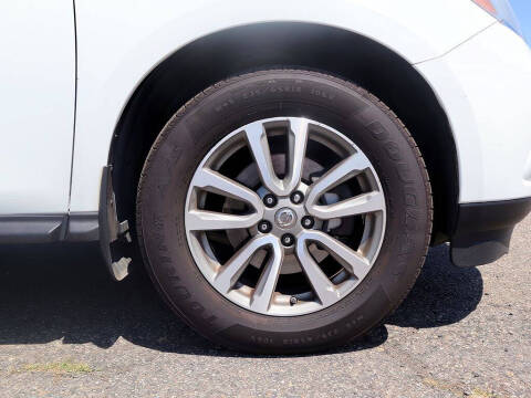 2016 Nissan Pathfinder S