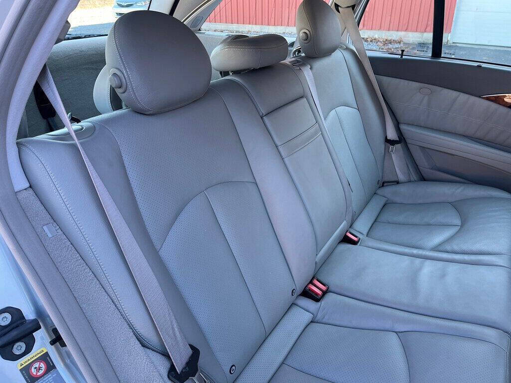 2006 Mercedes-Benz E-Class 44