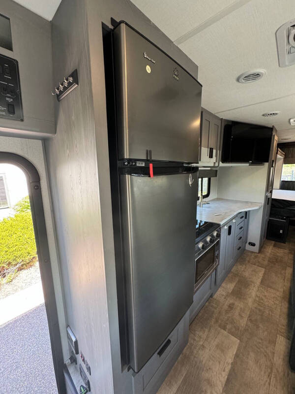 2022 Ford E-Series E-450 SD