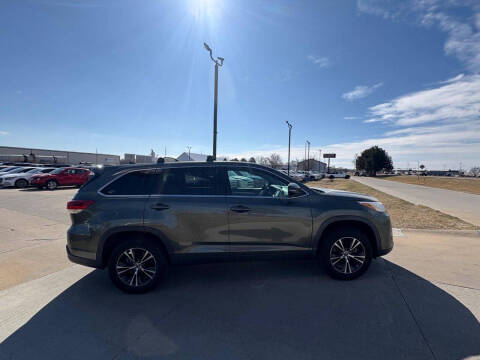 2019 Toyota Highlander LE Plus