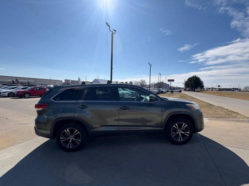 2019 Toyota Highlander LE Plus