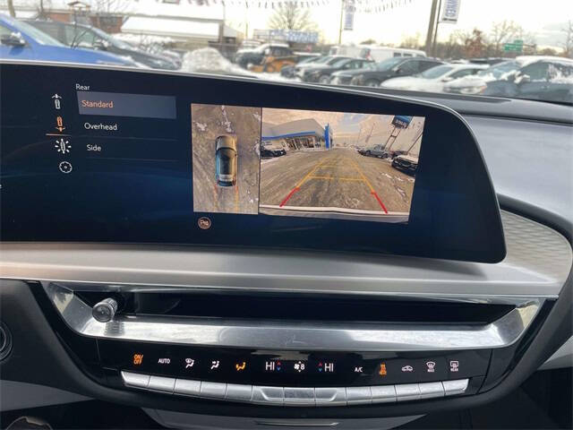 2024 Cadillac LYRIQ Luxury 1