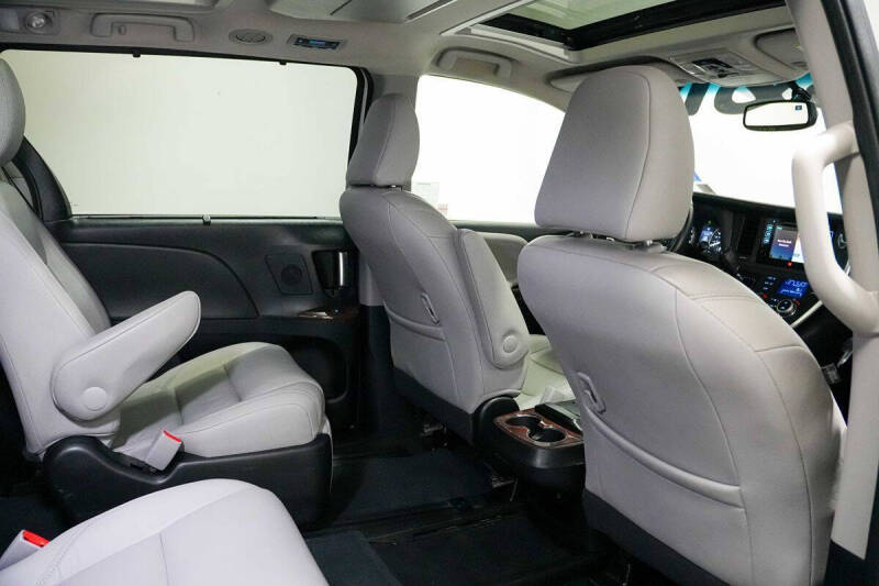 2016 Toyota Sienna