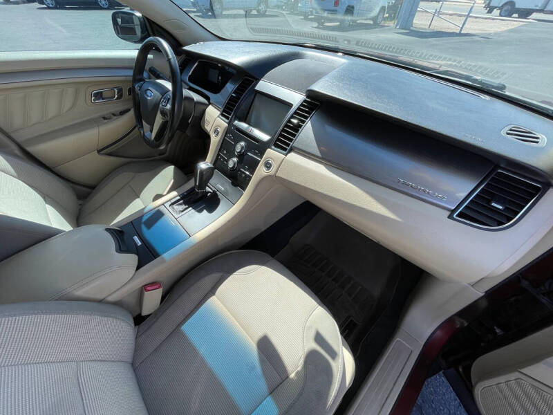 2015 Ford Taurus SEL