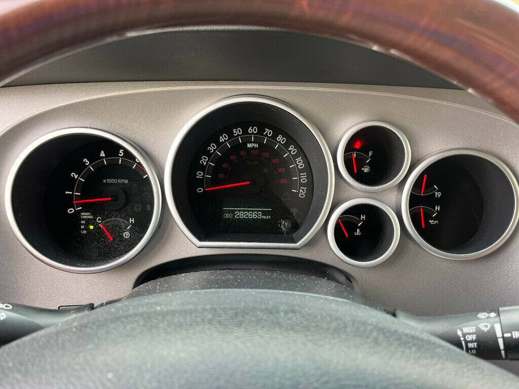 2013 Toyota Sequoia 18