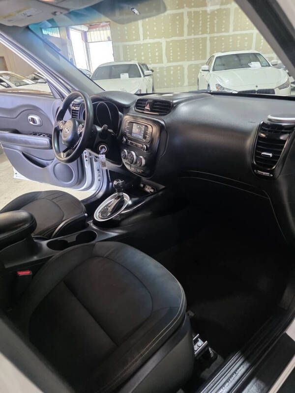 2016 Kia Soul +
