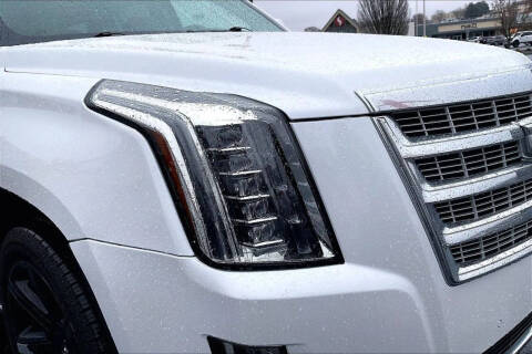 2018 Cadillac Escalade Luxury