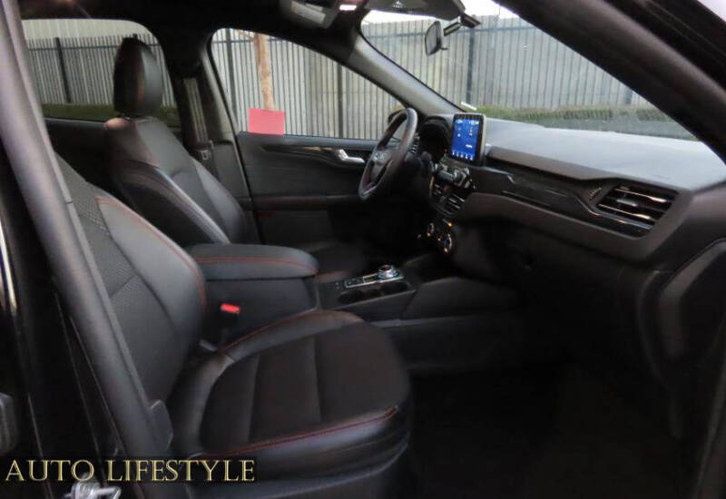 2025 Ford Escape ST-Line