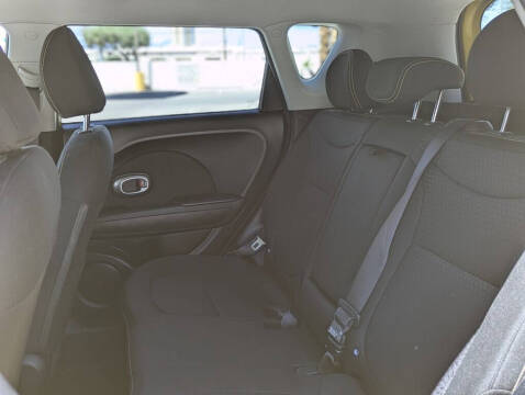 2015 Kia Soul +
